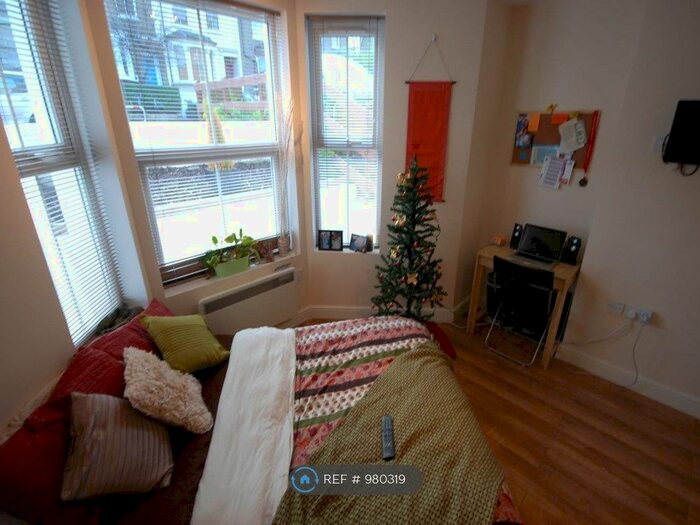 Studio To Rent In London, London, N7