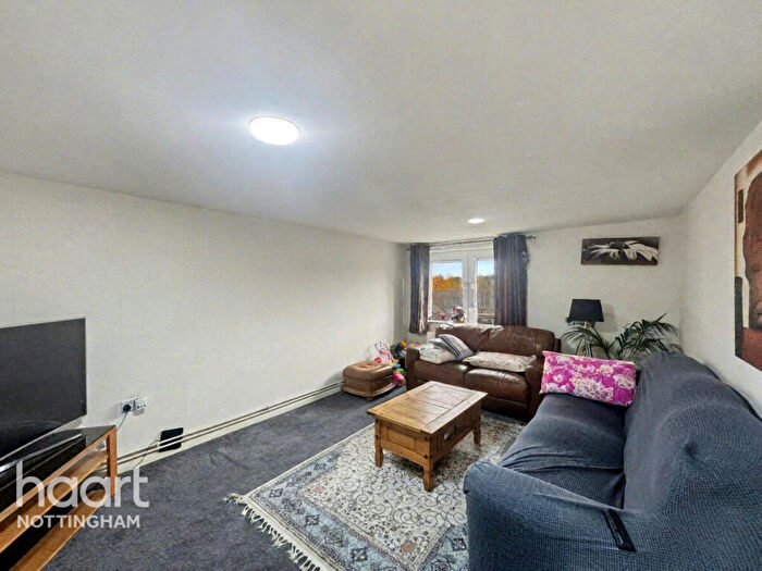 2 Bedroom Apartment For Sale In Willow View, Nottingham, NG7