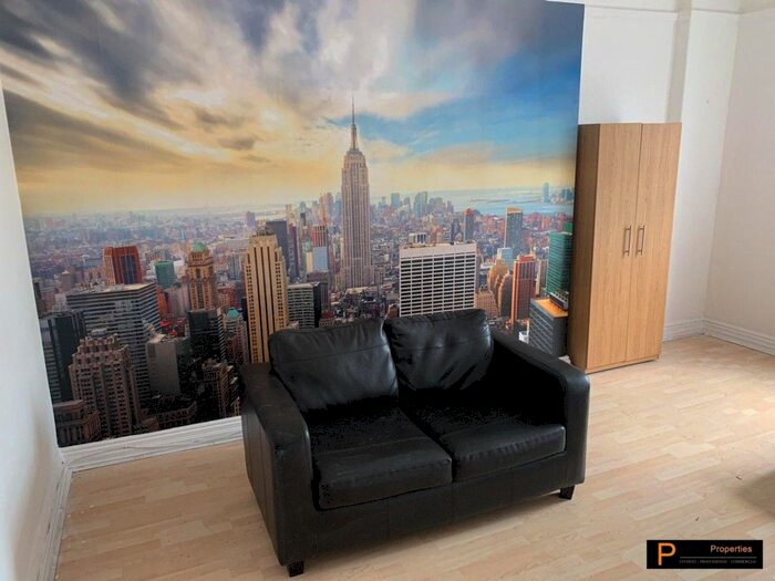 1 Bedroom Flat To Rent In Woodsley Road, Hyde Park, Leeds, LS2