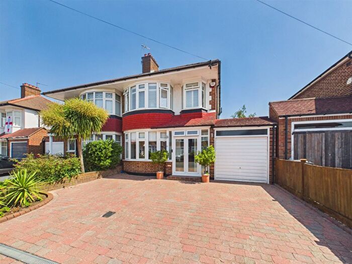 3 Bedroom Semi Detached House For Sale In Rosebury Vale, Ruislip, HA4