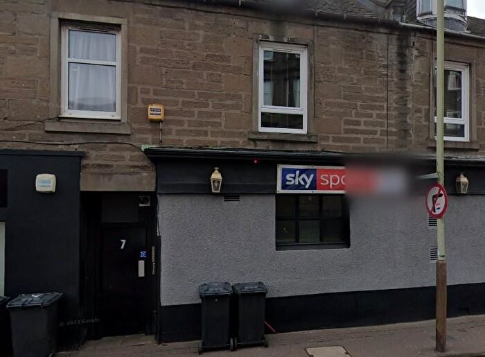 2 Bedroom Flat To Rent In A, Mains Road, Dundee, DD3