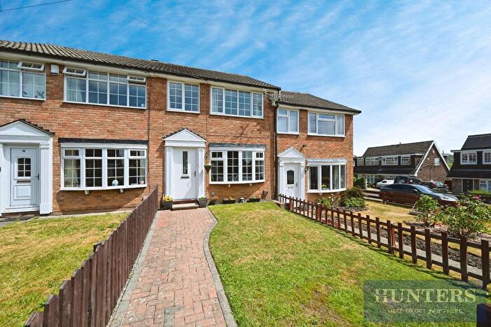 3 Bedroom Terraced House For Sale In Woodlea Grove, Yeadon, Leeds, LS19