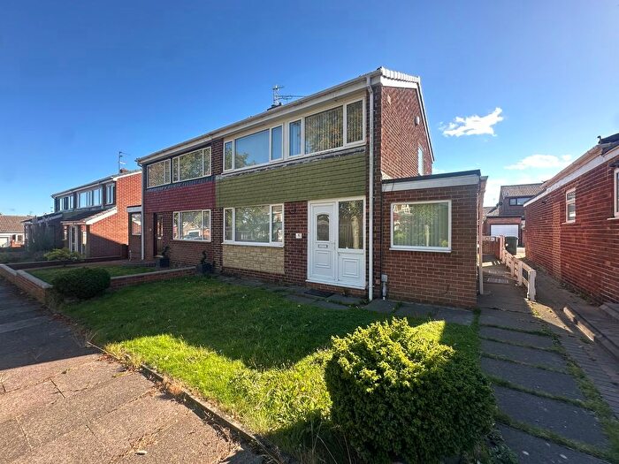 3 Bedroom Semi-Detached House To Rent In Turnberry Court, Gateshead, NE10