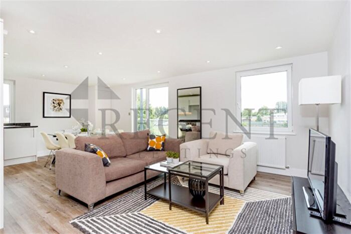 2 Bedroom Apartment To Rent In Willow Court, Cambridge Road, KT1