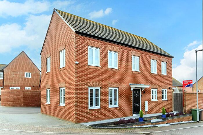 4 Bedroom Detached House For Sale In Ivatt Avenue, Wellingborough, NN8