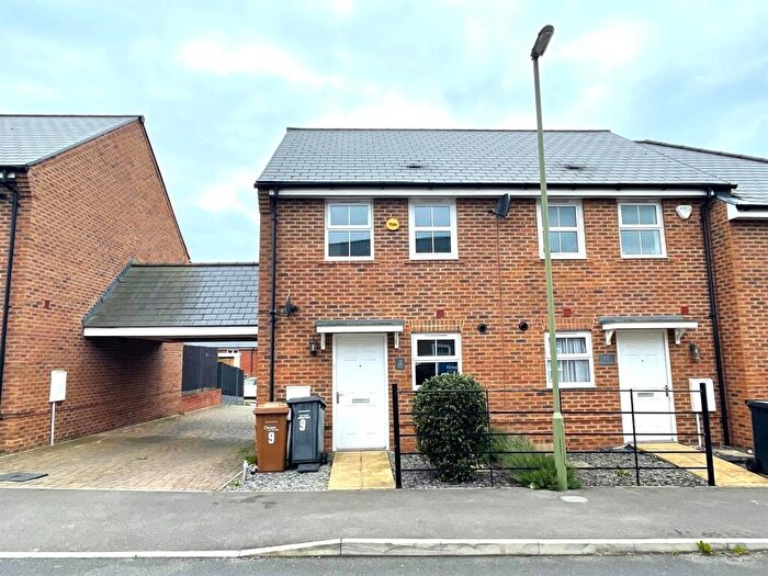 2 Bedroom House To Rent In Fleece Close, Andover, SP11