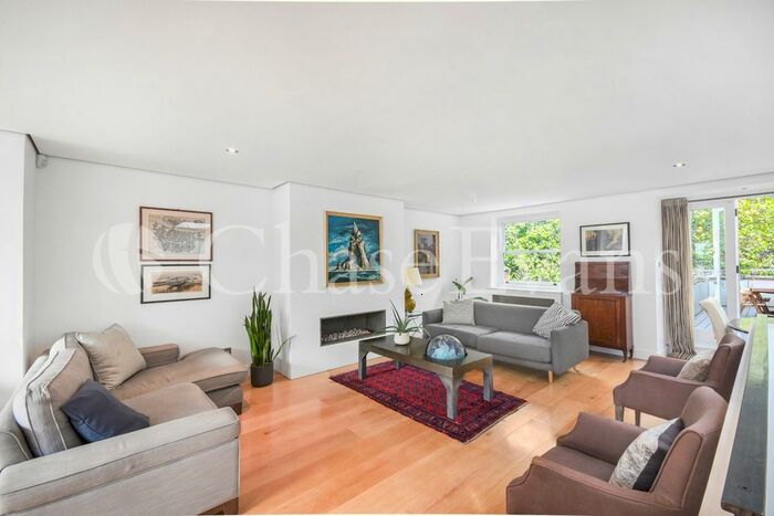 2 Bedroom Flat To Rent In Bramham Gardens, Earls Court, SW5