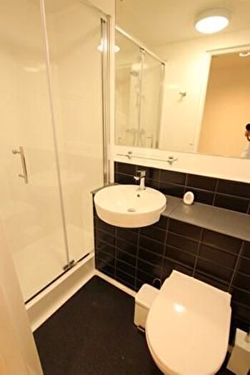 1 Bedroom Property To Rent In Kettering Road, Northampton, NN1