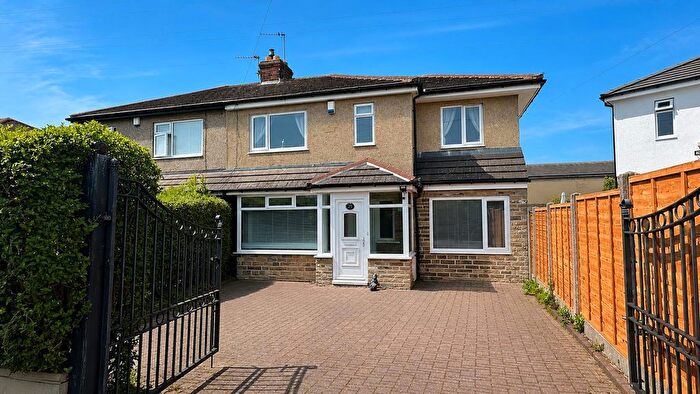 5 Bedroom Semi-Detached House For Sale In Plumpton Walk, Wrose, Bradford, BD2