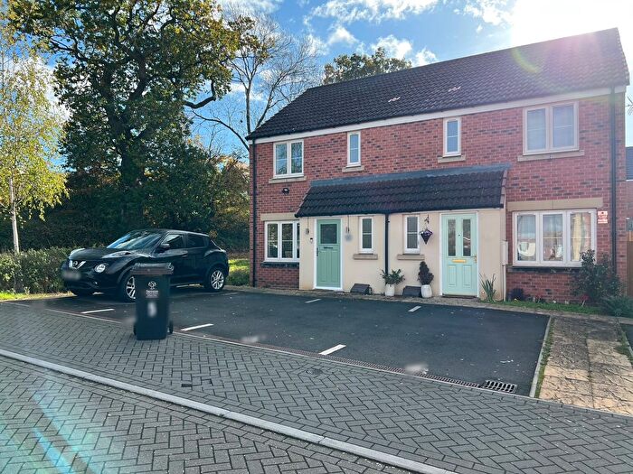 3 Bedroom Property To Rent In Rowden Close, Swindon, SN3