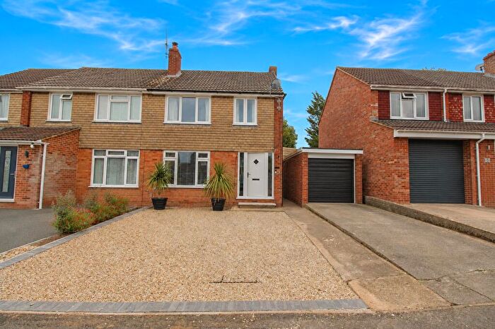 3 Bedroom Semi-Detached House For Sale In Avonvale Road, Trowbridge, BA14