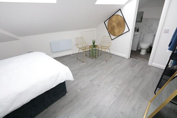 2 Bedroom Flat To Rent In Barlow Moor Road, Chorlton, M21