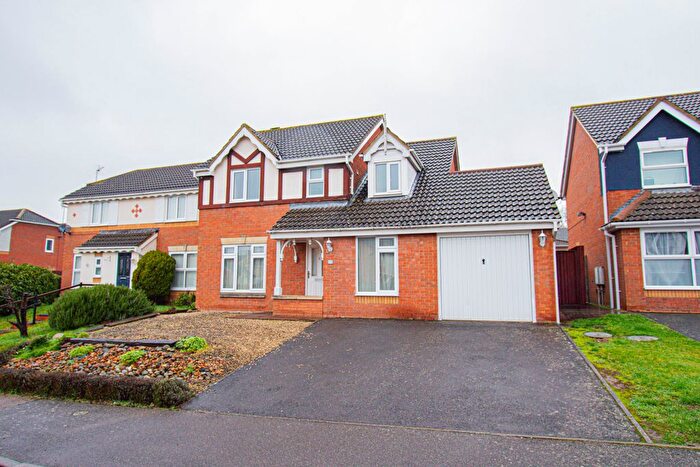 4 Bedroom Detached House For Sale In Middle Grass, Irthlingborough, NN9