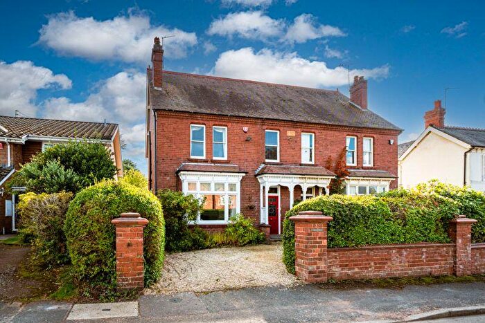 3 Bedroom Semi-Detached House For Sale In Western Road, Hagley, DY9