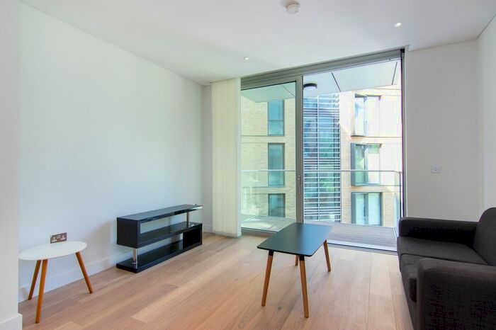 1 Bedroom Flat To Rent In Plaza Gardens, Putney, London, SW15