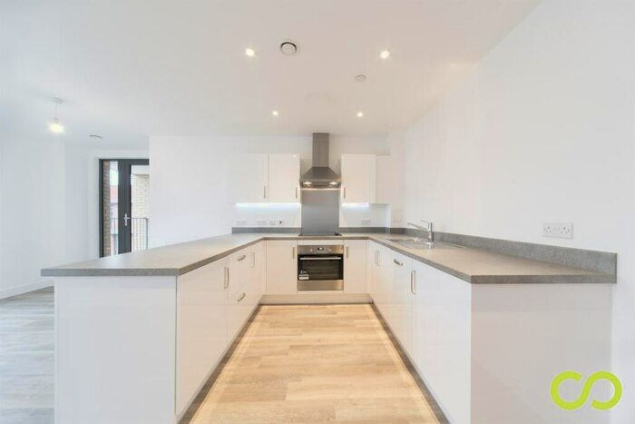 1 Bedroom Flat To Rent In Tavernelle House, High Street, Sutton, SM1
