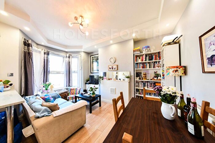 2 Bedroom Flat To Rent In Huddlestone Road, Willesden Green, NW2