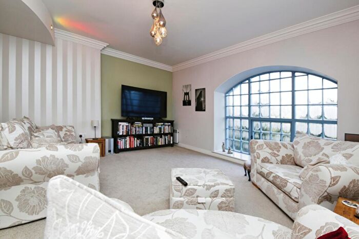 1 Bedroom Flat For Sale In Fletcher Road, Gateshead, Tyne And Wear, NE8