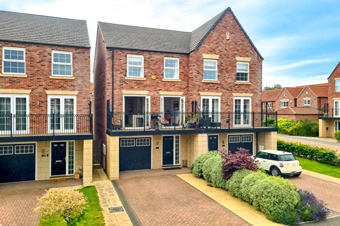 4 Bedroom Semi-Detached House For Sale In Smithy Close, Pannal, HG3