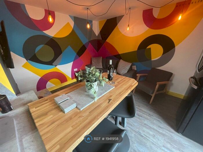 5 Bedroom Semi-Detached House To Rent In Blagdon Park, Bath, BA2