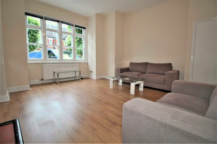 2 Bedroom Flat To Rent In Stanley Gardens, London, NW2