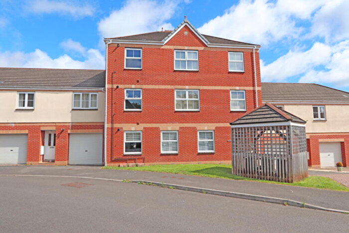 2 Bedroom Apartment For Sale In Raleigh Drive, Cullompton, EX15