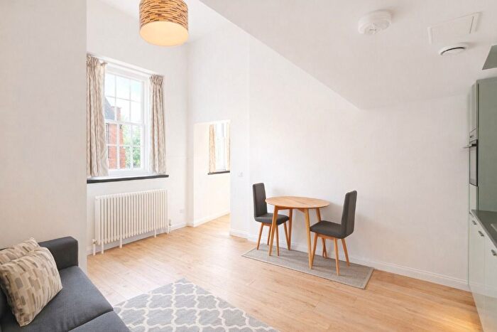 1 Bedroom Flat To Rent In Flat, Mcdonald Road, Broughton, Edinburgh, EH7