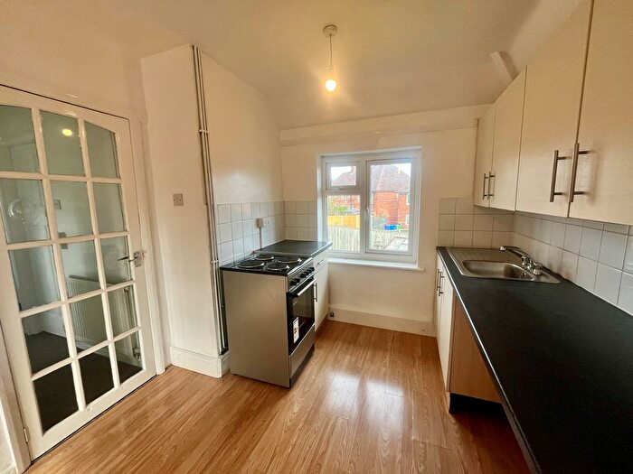2 Bedroom Flat To Rent In Stand Road, Chesterfield, S41