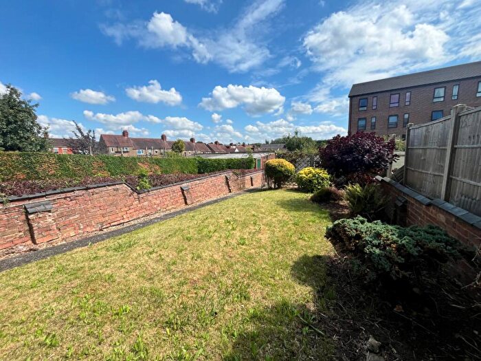 3 Bedroom Terraced House For Sale In Balmoral Road, Kingsthorpe, Northampton, NN2