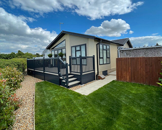 2 Bedroom Park Home For Sale In Ely, Cambridgeshire, CB6