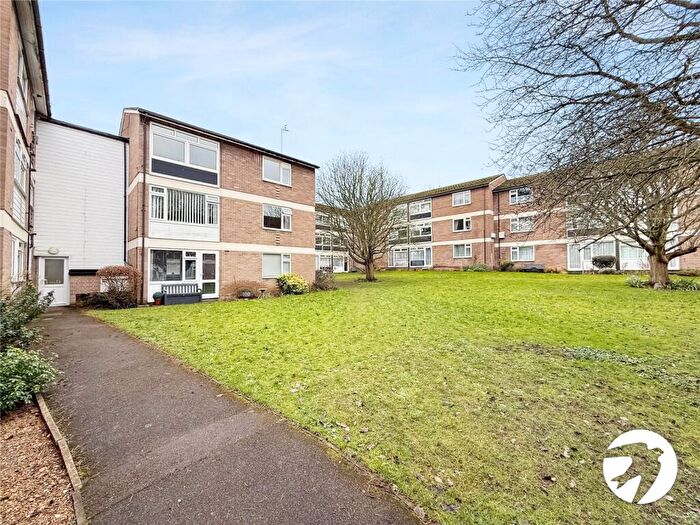 2 Bedroom Flat To Rent In Tonbridge Road, Maidstone, Kent, ME16