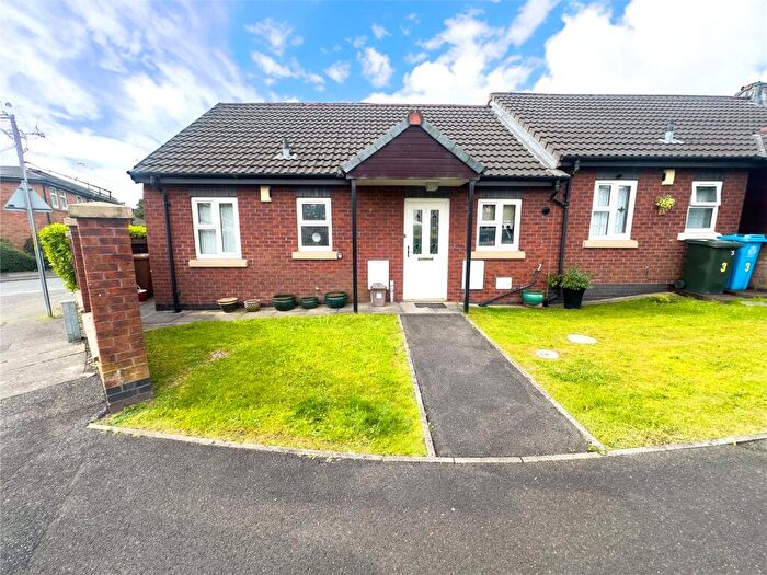 2 Bedroom Bungalow For Sale In Moss Farm Close, Alkrington, Middleton, Manchester, M24