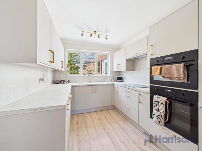 4 Bedroom Detached House For Sale In Fallowfield, Sittingbourne, Kent, ME10