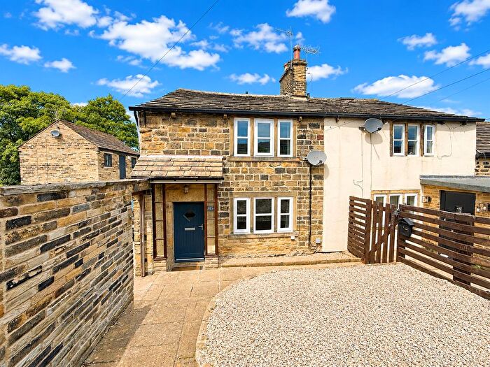 2 Bedroom Cottage For Sale In Leeds Road, Thackley, BD10