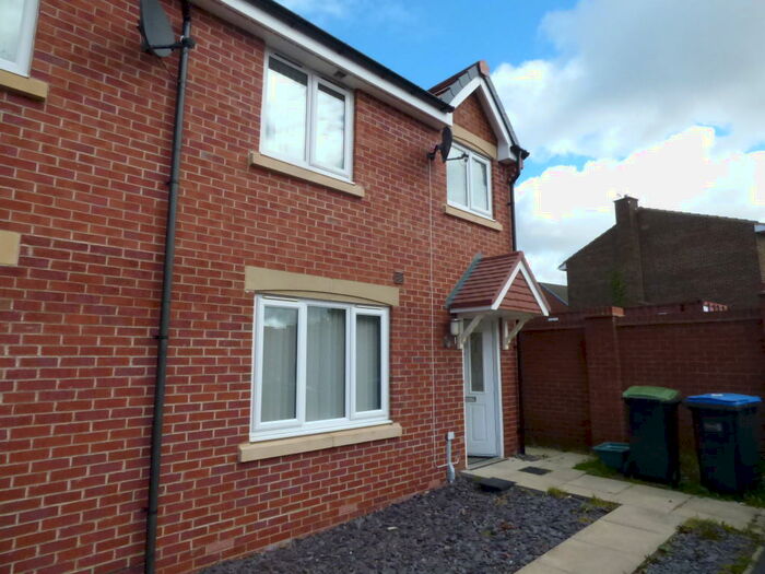 3 Bedroom House To Rent In Hutton Way, Framwellgate Moor, DH1