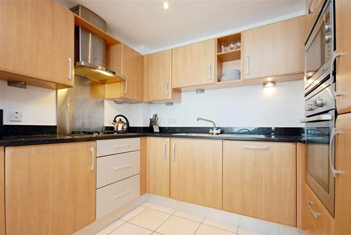 3 Bedroom Flat To Rent In Cubitt Street, King's Cross, London, WC1X