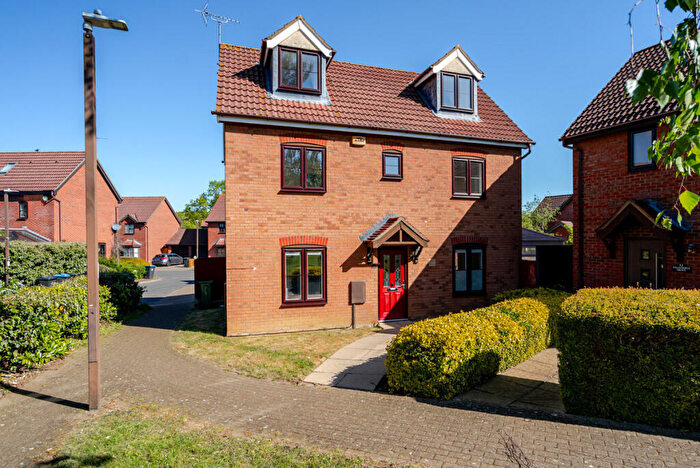 4 Bedroom Detached House To Rent In Upper Wood Close, Milton Keynes, MK5