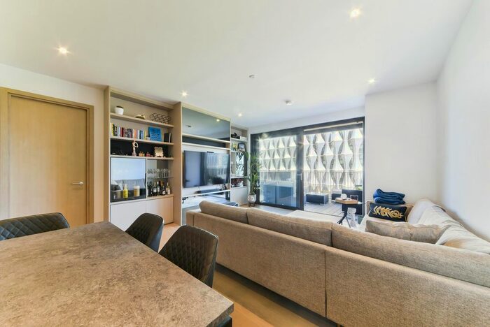 1 Bedroom Flat To Rent In Legacy Building, Embassy Gardens, London, SW11