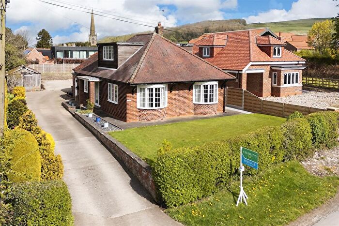 3 Bedroom Detached Bungalow For Sale In Park Lane, Bishop Wilton, York, YO42