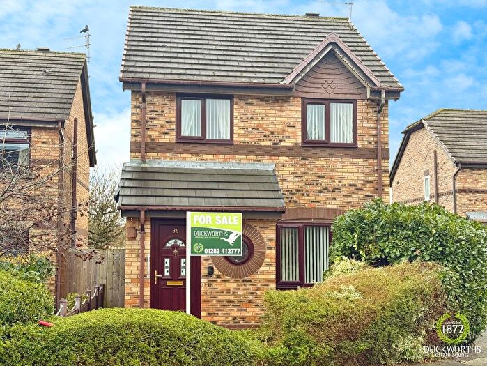 3 Bedroom Detached House For Sale In Longton Road, Burnley, BB12