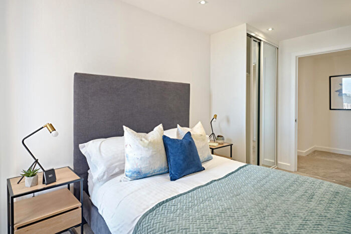 2 Bedroom Flat To Rent In Oxbow, Stephenson House, M5