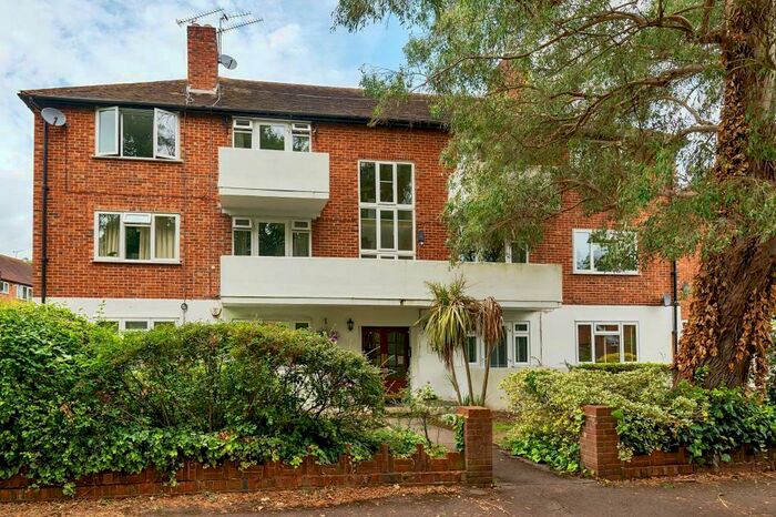 2 Bedroom Flat For Sale In Maidenhead, Berkshire, SL6