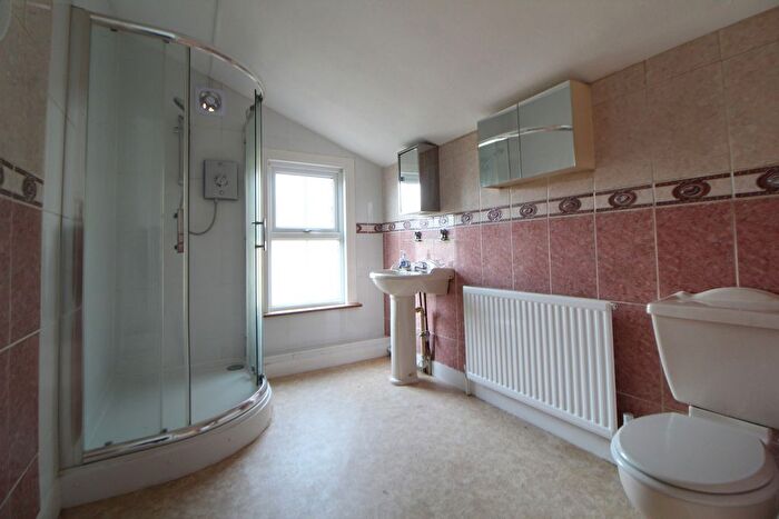 2 Bedroom End Of Terrace House To Rent In Edinburgh Road, Chatham, ME4