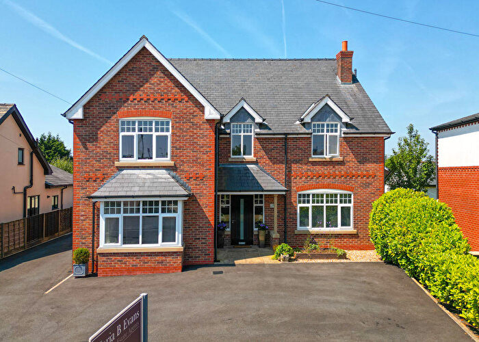 6 Bedroom Detached House For Sale In Granville Avenue, Hesketh Bank, PR4