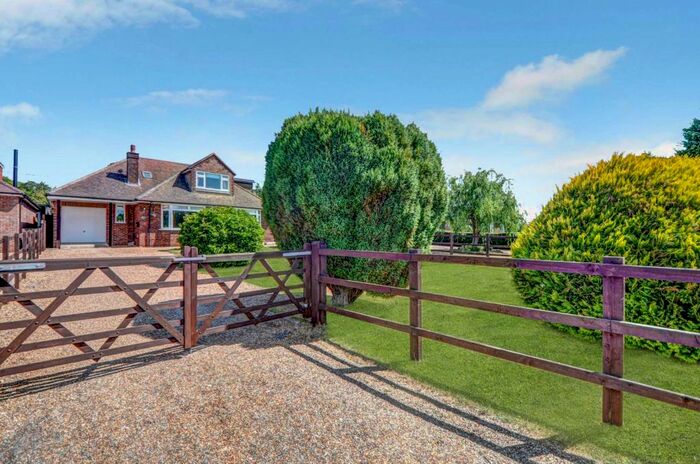 4 Bedroom Detached House For Sale In Saunderton Village, HP27