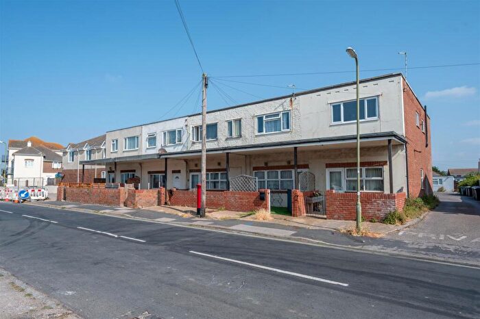 2 Bedroom Flat For Sale In Southwood Road, Hayling Island, PO11