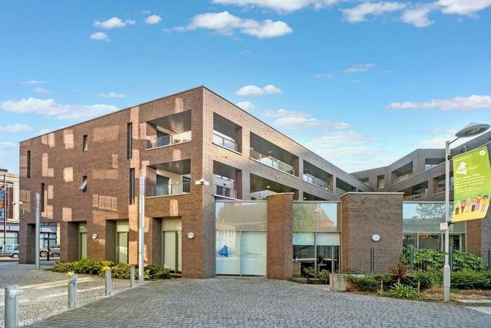 2 Bedroom Flat To Rent In Stockwell Park Walk, London, SW9