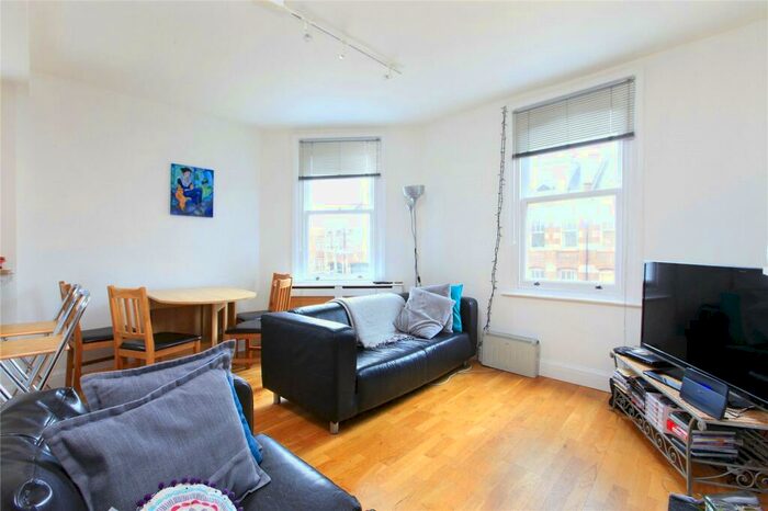 2 Bedroom Flat To Rent In St John's Road, Battersea, London, SW11