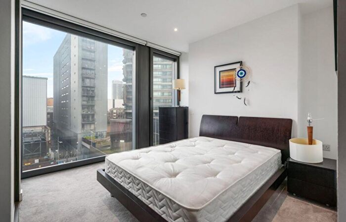 2 Bedroom Apartment To Rent In Chronicle Tower, B City Road, London, EC1V