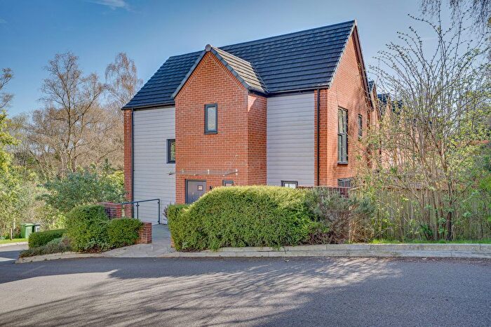 3 Bedroom End Terrace House For Sale In Sundays Hill Close, Hedge End, Southampton, Ar., SO30
